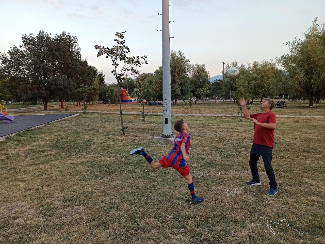 Çinikent halı saha 4