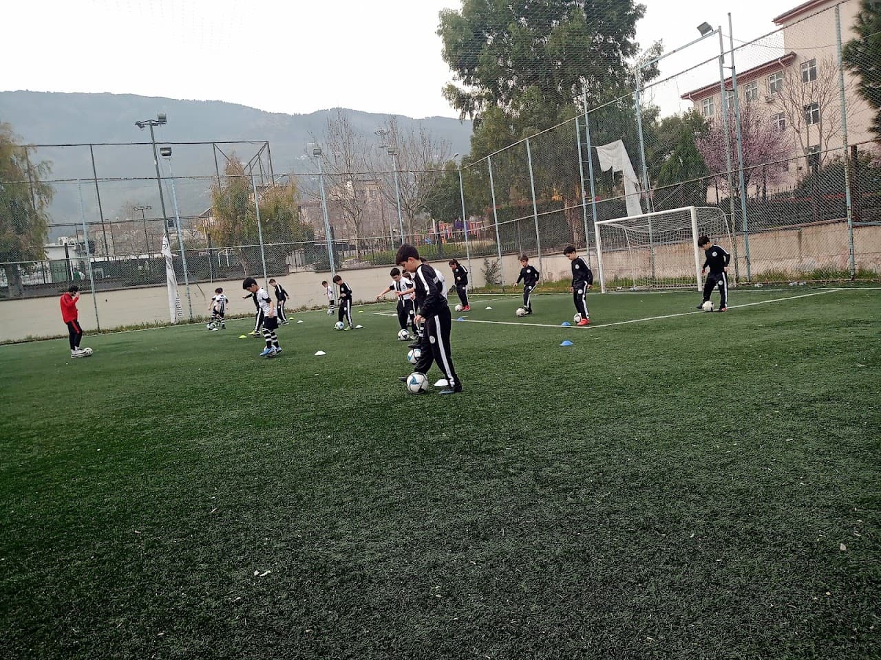 Çakra Halı Saha