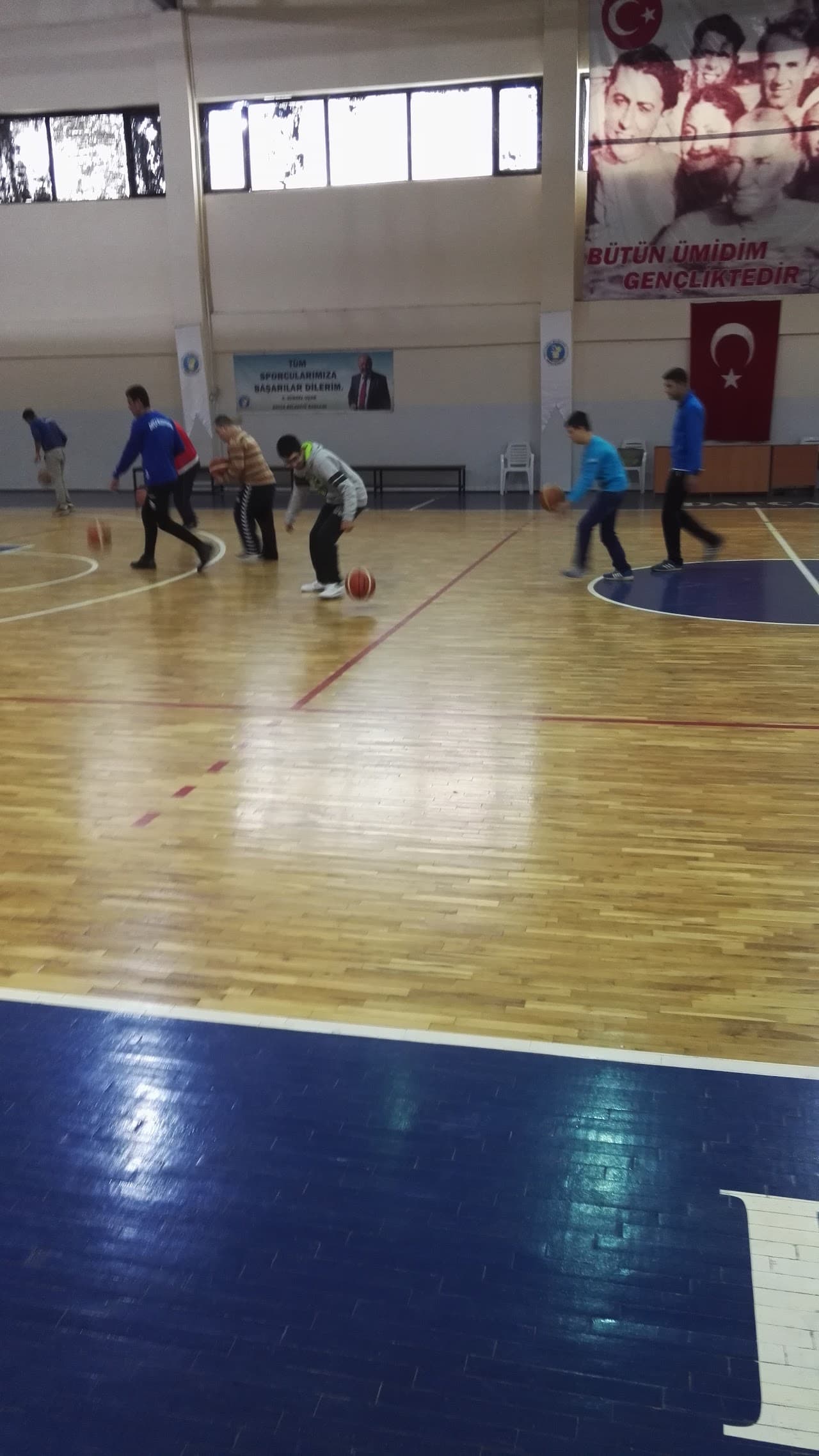 Çim Futbol Sahası 4