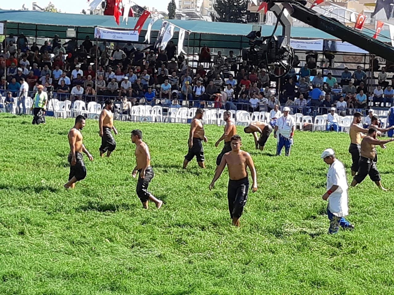 T.C. Muratpaşa Belediyesi Konuksever Stadı 5