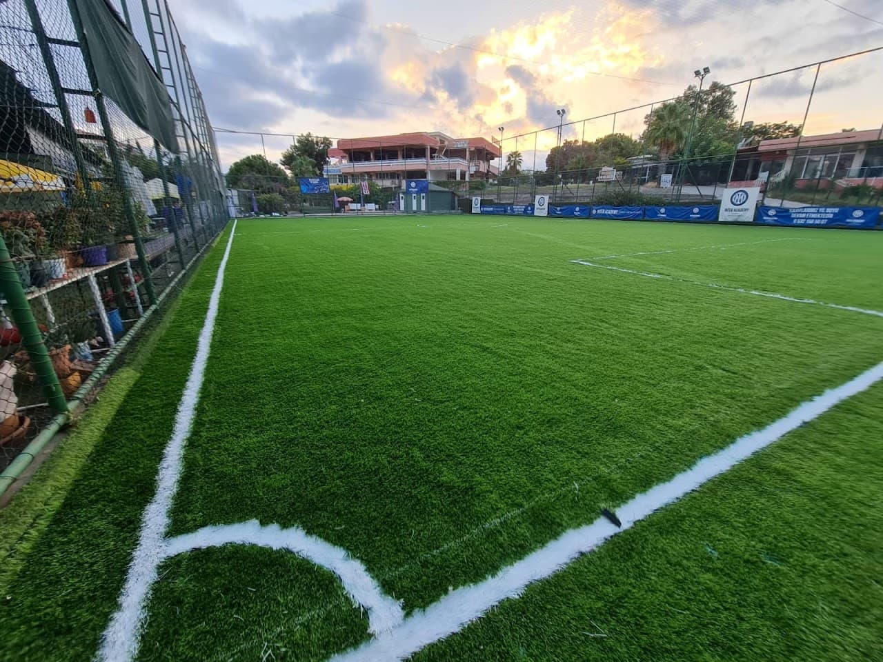 Örnekköy Halı Saha Cafe 3