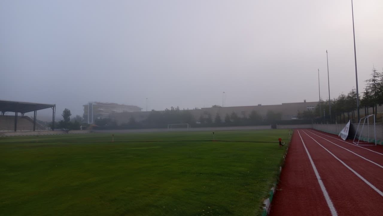 Futbol sahası