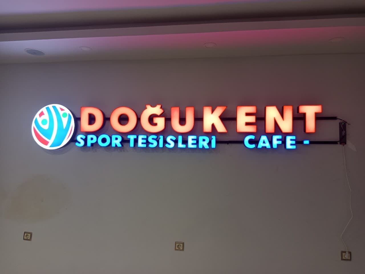 Kahta Doğukent halı saha