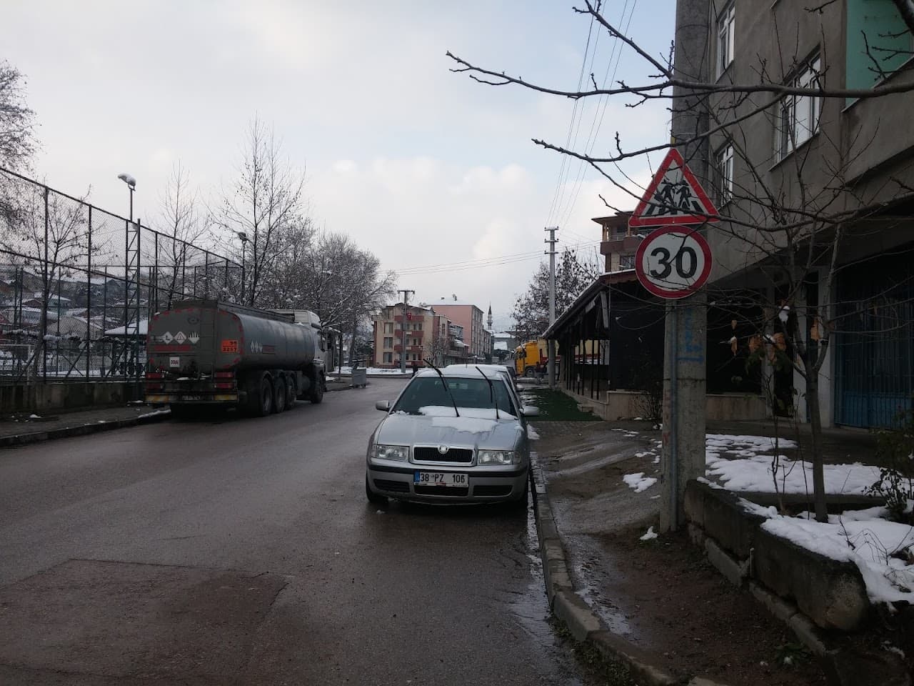 Halı Saha (6)