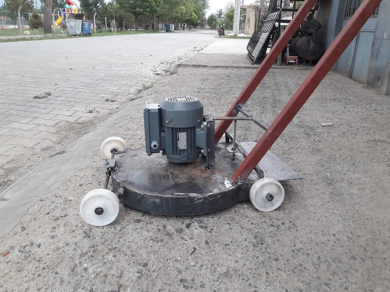 Yüreğil Köyü Halı Sahası 3